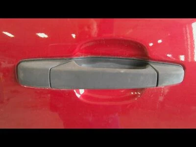 Manija de puerta exterior trasera derecha usada se adapta a: camioneta Chevrolet Silverado 1500 2007 Foto 1 de 4