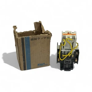 Fuji Electric SH-4/V Contact Auxiliary Relay Latch Unit SZ-V200 With SZ-ARV - Picture 1 of 4