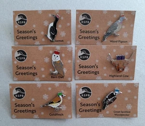 6 RSPB New 2025 Christmas Charity Pin Badges Goldfinch Owl Dove Guillemot Bird - Picture 1 of 2