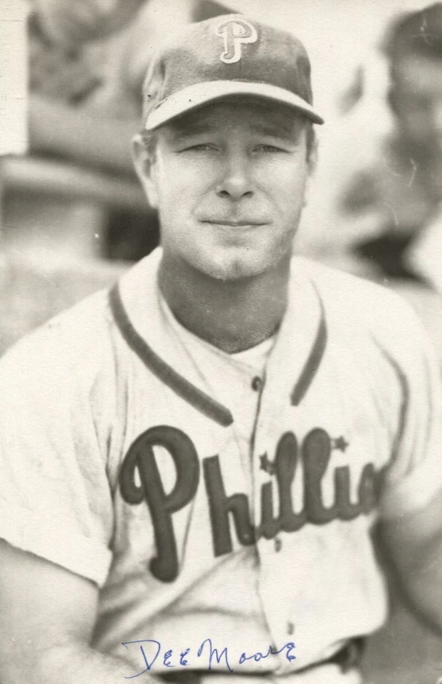 Dee Moore autographed vintage Philadelphia Phillies Rowe postcard - Image 1 of 1