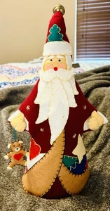 Papá Noel de fieltro vintage - Estatuilla o adorno de árbol - Arte popular Papá Noel - Navidad - Imagen 1 de 6