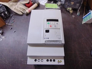 Eaton DC1-34014NB-A20CE1 Variable Frequency Drive 3Ph 380-480V 7.5Hp - Picture 1 of 5