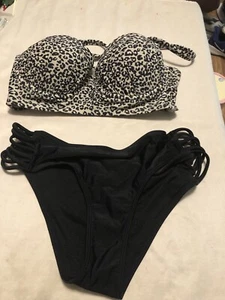 Womens 2 Piece Bikini Size Medium Hollister & Xhilaration - Picture 1 of 6