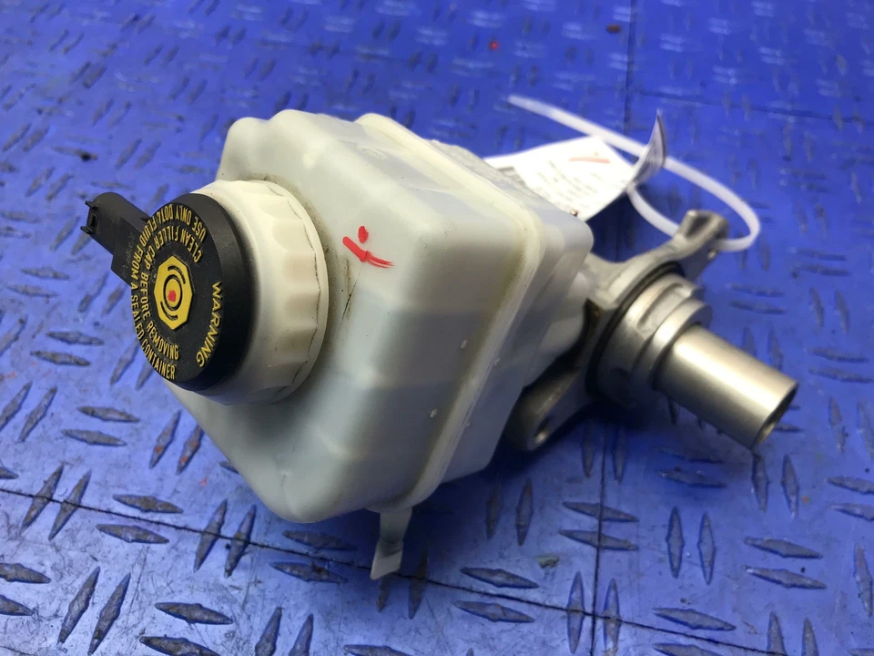 BMW M6 F13 2012-2019 4,4 L cilindro de freno maestro depósito botella 34336782289 Foto 1 de 4