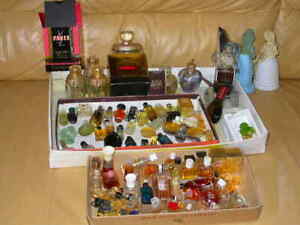 Gros lot de parfums miniatures et autres