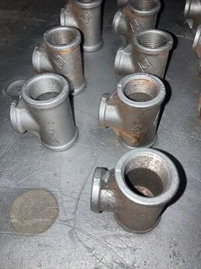 5x Malleable Iron 3/4" BSP - 1/2" BSP Reducing Tee Pipe Fittings - Picture 1 of 1