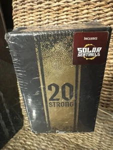 20 Strong + Solar Sentinels + Tanglewoods PROMO Karten - Chip Theorie - BRANDNEU - Bild 1 von 6