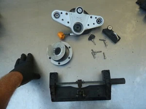 Juego de cerraduras con llave triple abrazadera tapa gas R1100R 95 BMW R 1100 R 95-00 # M11 - Imagen 1 de 6