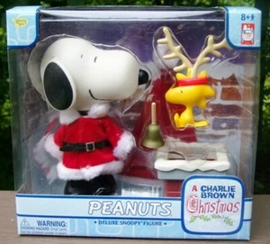 FIGURA PEANUTS CHARLIE MARRÓN NAVIDAD 7" SANTA SNOOPY CARRIL MEMORIA DE LUJO NUEVA EN CAJA - Imagen 1 de 7