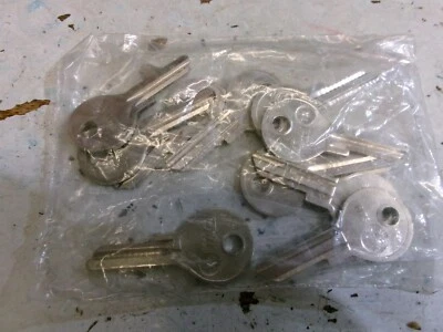 LOT OF 10 TAYLOR 7X FITS Y6 997X KEY BLANKS (DR4C3) - Image 1 of 3