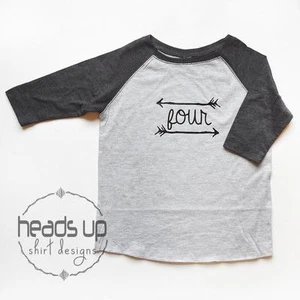 Camisa de cumpleaños Raglan cuatro niños pequeños - 4 días camisa Raglan niño pequeño Bday - Imagen 1 de 2