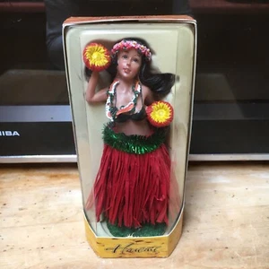 Armaturenbrett Hula Puppe tanzendes Mädchen hawaiianisch neu im Karton Hawaii Auto - Bild 1 von 6