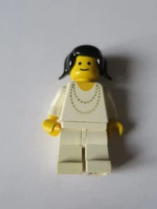 LEGO - PERSONNAGE - MINI FIGURE - FEMME AVEC COLLIER - WOMAN - VINTAGE - Picture 1 of 2