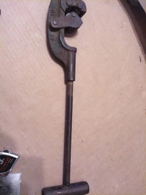 No 1S Heavy Duty Cast Iron Pipe Cutter 1 Wheel .50"-1.5" Inch W/ T-Bar Tightener - Image 1 of 4