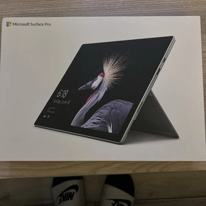 Microsoft Surface Pro Intel Core i7-7660U 250GB 8GB RAM - Bild 1 von 3