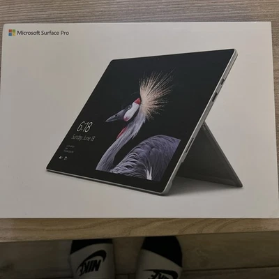 Microsoft Surface Pro Intel Core i7-7660U 250GB 8GB RAM - Bild 1 von 3