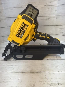DeWalt 20V MAX XR bürstenlos 30 Grad Streifennagler DCN930 nur Werkzeug 2024 - Bild 1 von 14