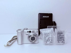Gebrauchte Nikon COOLPIX 7900 silber mit 2 neuen Akkus - Bild 1 von 19