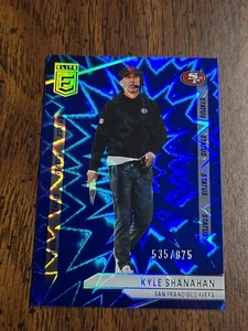 2024 Panini Donruss Elite - Kyle Shanahan #17 Blu /875 - Foto 1 di 2