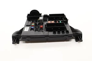 2016 - 2019 CADILLAC XTS ENGINE REAR FUSE RELAY BOX OEM 23175681 - Bild 1 von 11