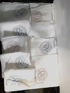 9 HANKERCHIEFS VINTAGE MADEIRA ""C"" MONOGRAFATI 11""X11" - Foto 1 di 4