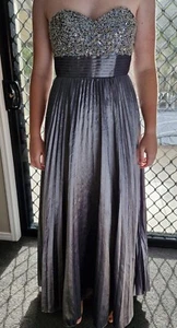 Formal Dress - Picture 1 of 4