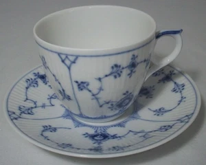 Royal Copenhagen BLUE FLUTED: Plain #2162: Flat Cup & Saucer Set: EXC: NR - Picture 1 of 5
