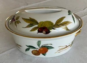 ROYAL WORCESTER ENGLAND EVESHAM GOLD OVAL CASSEROLE 2.5 QT - Picture 1 of 6