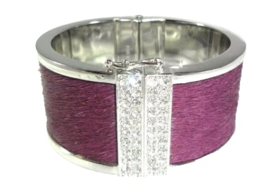 ¡HERMOSO! Brazalete brazalete con bisagras de piel púrpura sintética ANN TAYLOR ¡CRISTALES BRILLANTES! Foto 1 de 4