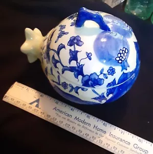 Antique Chinese Pomegranate Shaped Blue & White Porcelain Container! - Picture 1 of 7