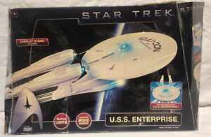 🔑🔥  Star Trek U.S.S. Enterprise NCC-1701 Detailed Replica Playmates Toys 2009
