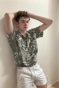 nuevo - Camisa de campamento hawaiana Roundy Bay - Para hombre L 49x29 - Verde Blanco Negro SS Poli - Imagen 1 de 8