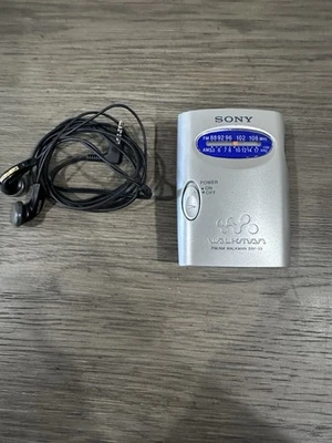 Sony SRF-59 AM/FM Walkman Radio Gürtelclip getestet MDR-W10 Kopfhörer - Bild 1 von 4