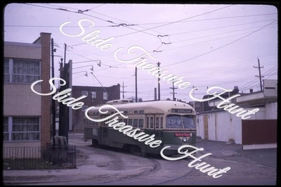 Carro de tracción PTC ferrocarril escena callejera Philadelphia 35 mm extensión años 60 Foto 1 de 3