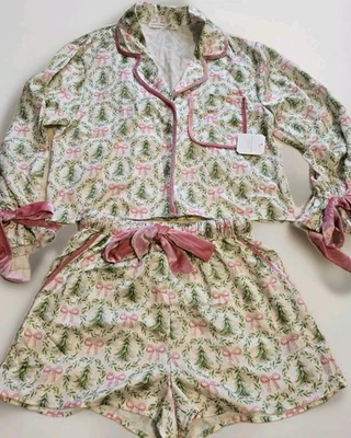 Nuevo Conjunto Corto Pijama Lazo Rosa Árbol de Navidad Satinado Altar'd State Talla PEQUEÑO Foto 1 de 4