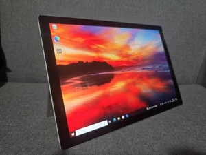 Microsoft Surface Pro 5 12.3" Intel Core i5-7300U 4GB RAM 128GB SSD - Foto 1 di 6