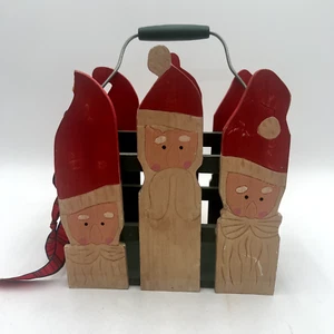 Panier / porte serviette en bois décor Père Noël - Photo 1/6