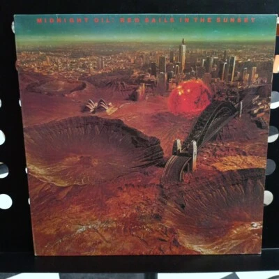 Midnight Oil - Red sais in the sunset - LP ALBUM PRESSAGE HOLLANDE VG+/VG+ - Photo 1/4