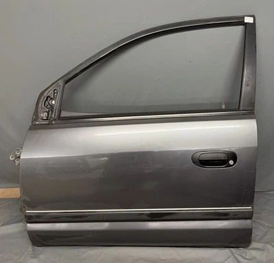 2005 MITSUBISHI SPACE STAR DOOR FRONT LET SIDE IN GREY - Image 1 of 4