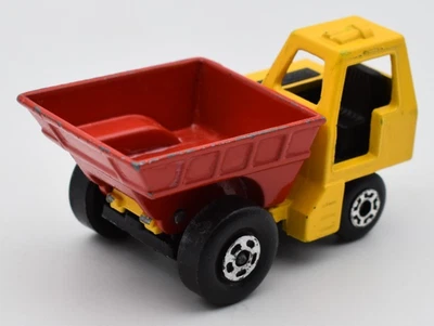 Matchbox Superfast #26 Side Dumper, giallo con cassone rosso. Inghilterra Base - Immagine 1 di 4