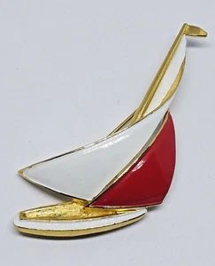 Spilla barca a vela smaltata Trifari corona firmata vintage metallo tono oro rosso/bianco - Foto 1 di 12