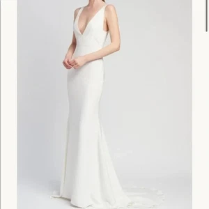 Alexandra Grecco Sabine 10 Brautkleid tief V elfenbein Seide Krepp modern - Bild 1 von 5