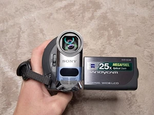 Sony DCR-HC48E Pal MiniDV Digital Video Camera Handycam Camcorder Full Set - Picture 1 of 24