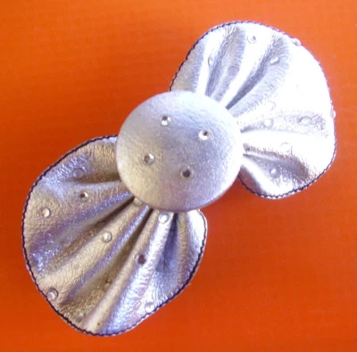 2526 / Fermaglio per Capelli/Pelle Argento e Strass - Immagine 1 di 3