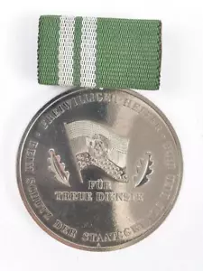 DDR, medaglia per servizi fedeli volontari nella protezione del confine di Stato - Foto 1 di 3