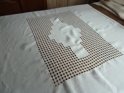 Magnifique nappe très ancienne ajourée fait mains 19ème siècle - Photo 1/4