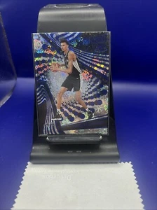 2023-24 Panini Revolution INVIERNO - Rookie Variation #104 Victor Wembanyama (RC) - Imagen 1 de 9