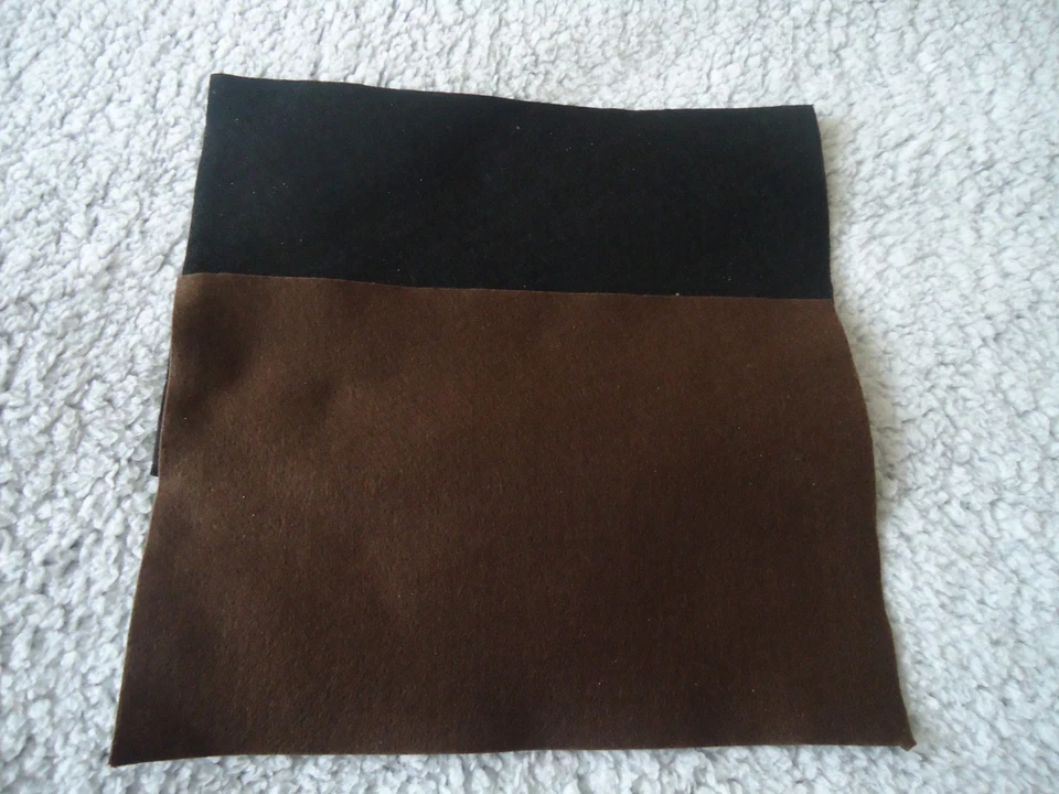 FEUTRINE - lot de 2 plaques de feutrines - dimensions 20 * 30 cm - marron noir - Photo 1/1