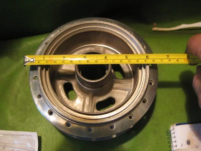 BUJE DE RUEDA TRASERA YAMAHA DT1 DT2 DT3 RT1 RT2 RT3 DT250 DT360 OEM # 214-25111-00-00 Foto 1 de 4