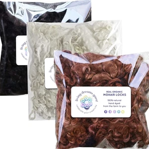 Cerraduras de mohair real. Fibra de lana teñida a mano para enraizar, fieltrar, mezclar, hilar... - Imagen 1 de 6